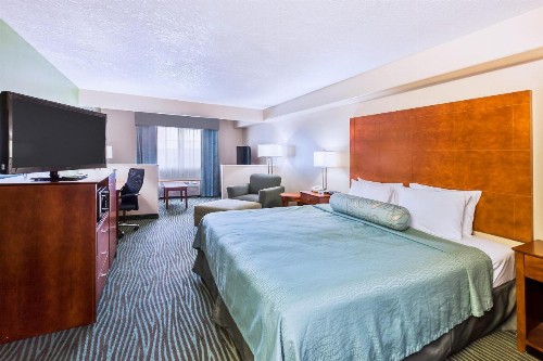 AmericInn by Wyndham Des Moines Airport - image 43