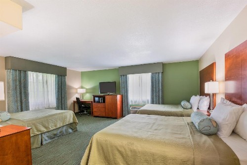 AmericInn by Wyndham Des Moines Airport - image 46