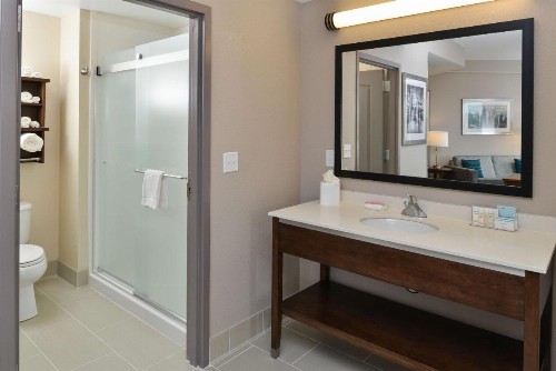 Hampton Inn & Suites Des Moines Downtown - image 23
