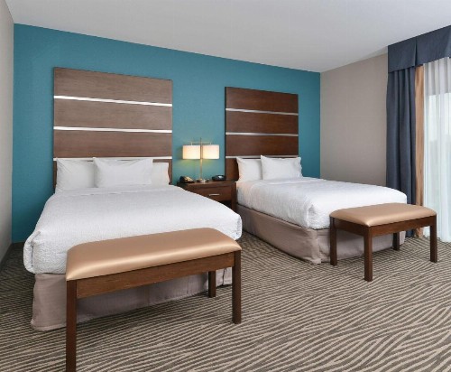 Hampton Inn & Suites Des Moines Downtown - image 28