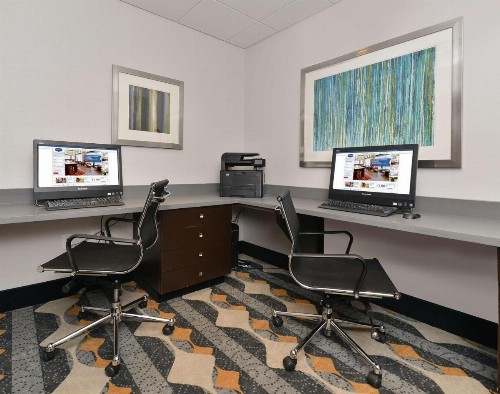 Hampton Inn & Suites Des Moines Downtown - image 35