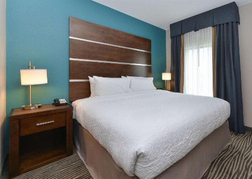 Hampton Inn & Suites Des Moines Downtown - image 38