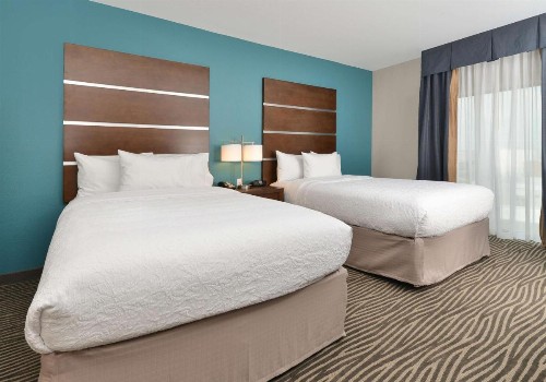 Hampton Inn & Suites Des Moines Downtown - image 40
