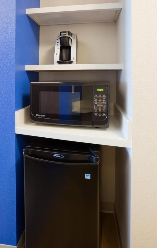 Holiday Inn Express and Suites Des Moines Downtown an IHG Hotel - image 36