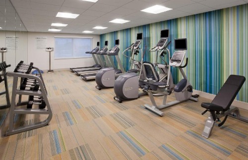 Holiday Inn Express and Suites Des Moines Downtown an IHG Hotel - image 39
