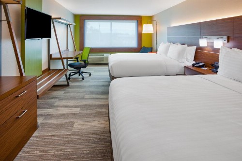 Holiday Inn Express and Suites Des Moines Downtown an IHG Hotel - image 41