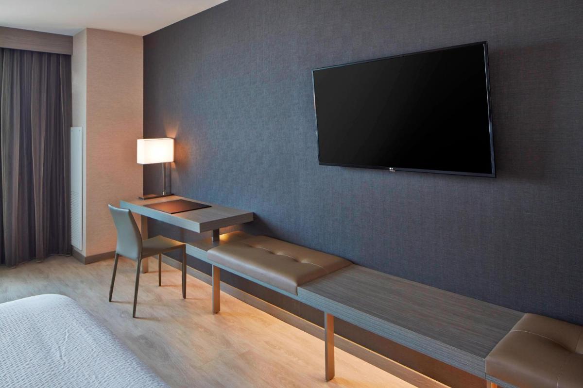 AC Hotel by Marriott Des Moines East Village - image 2