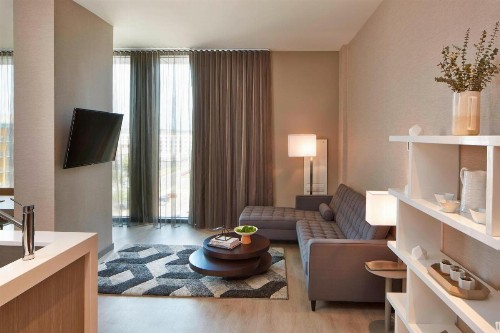 AC Hotel by Marriott Des Moines East Village - image 7