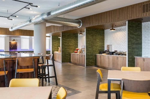 Fairfield Inn & Suites by Marriott Des Moines Downtown - image 10