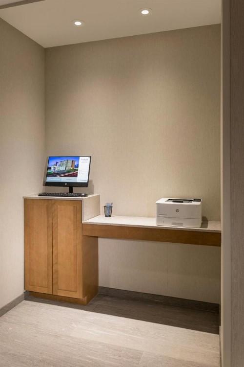 Fairfield Inn & Suites by Marriott Des Moines Downtown - image 14