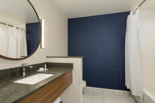 Fairfield Inn & Suites by Marriott Des Moines Downtown - image 15
