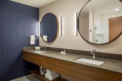 Fairfield Inn & Suites by Marriott Des Moines Downtown - image 17