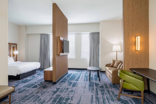 Fairfield Inn & Suites by Marriott Des Moines Downtown - image 7