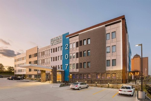 Fairfield Inn & Suites by Marriott Des Moines Downtown - image 8