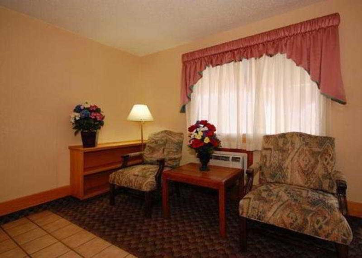 Red Roof Inn Des Moines - main image