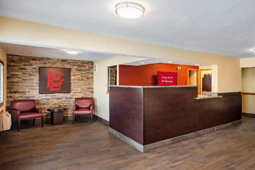 Red Roof Inn Des Moines - image 4