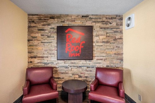 Red Roof Inn Des Moines - image 6