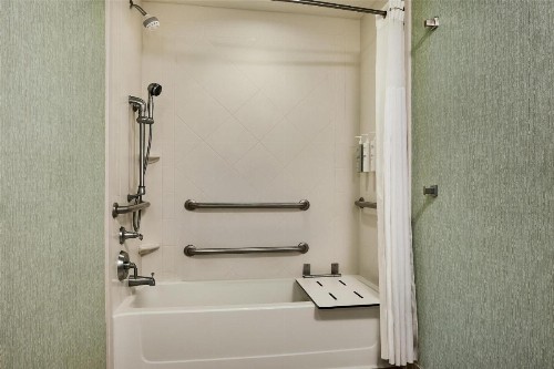 Hampton Inn & Suites Destin - image 28