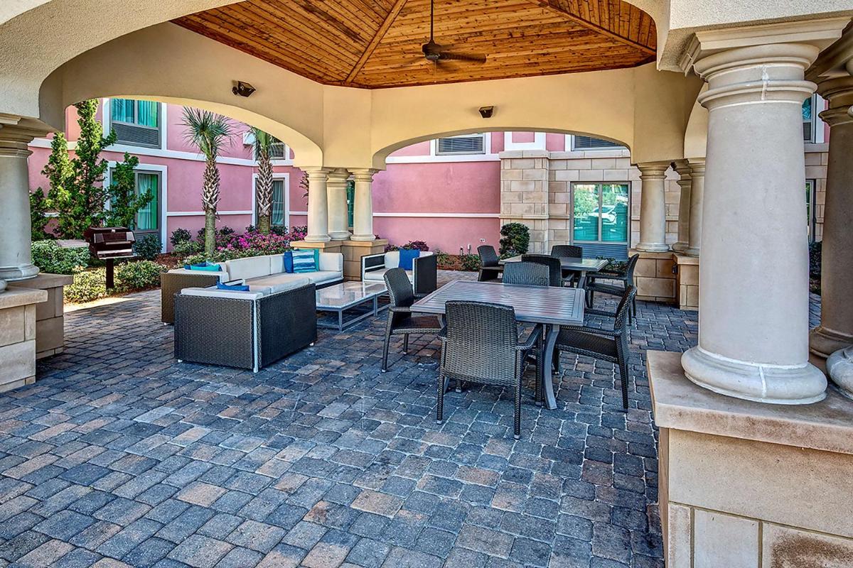 Hampton Inn & Suites Destin - image 4