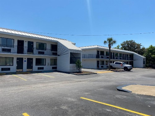 Village Inn Destin - image 30