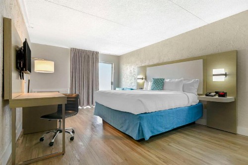 Inn on Destin Harbor Ascend Hotel Collection - image 2