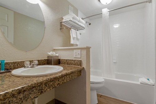 Inn on Destin Harbor Ascend Hotel Collection - image 24