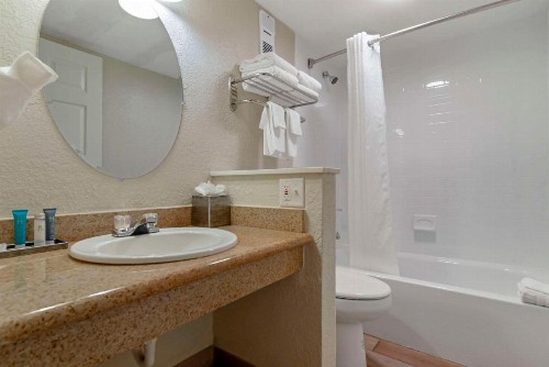 Inn on Destin Harbor Ascend Hotel Collection - image 3