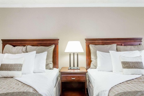 Days Inn by Wyndham Destin - image 14