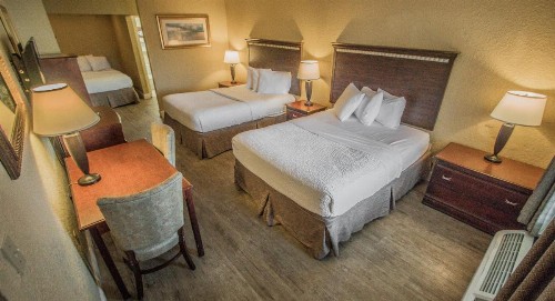 Days Inn by Wyndham Destin - image 17