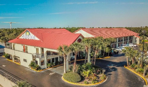 Days Inn by Wyndham Destin - image 19