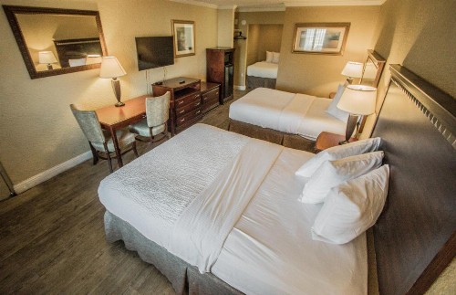 Days Inn by Wyndham Destin - image 28