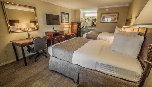 Days Inn by Wyndham Destin - image 29