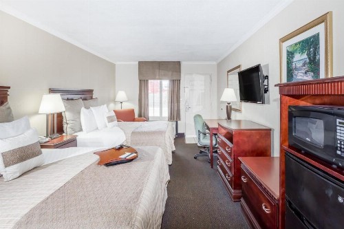 Days Inn by Wyndham Destin - image 44
