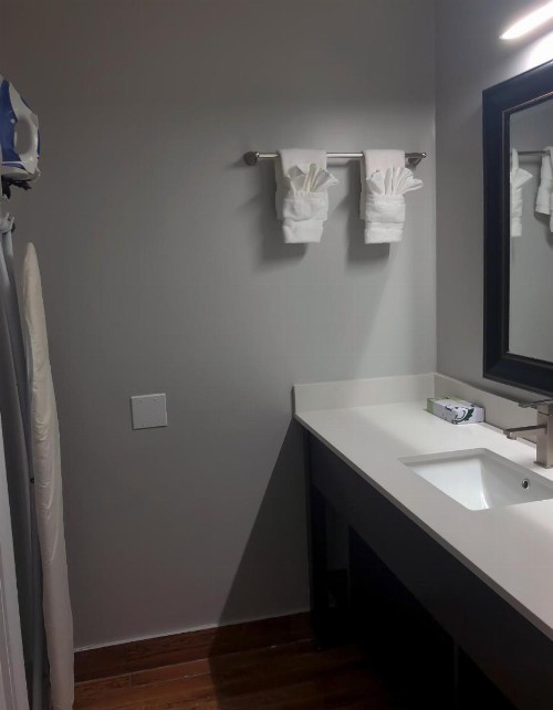 Destin Inn & Suites - image 13