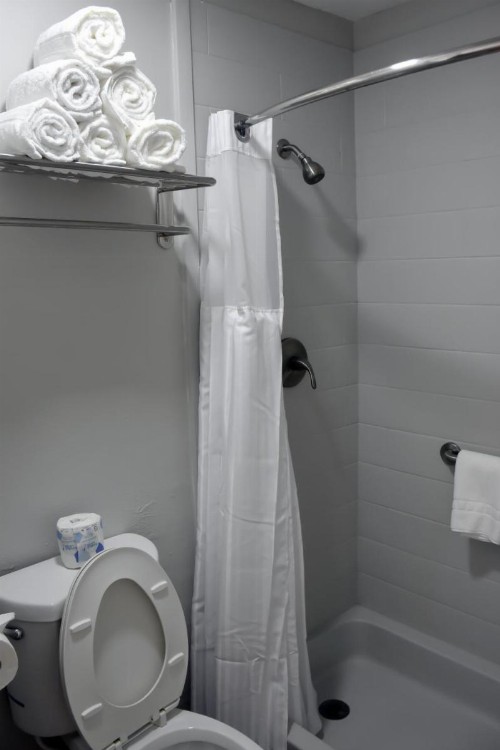 Destin Inn & Suites - image 15