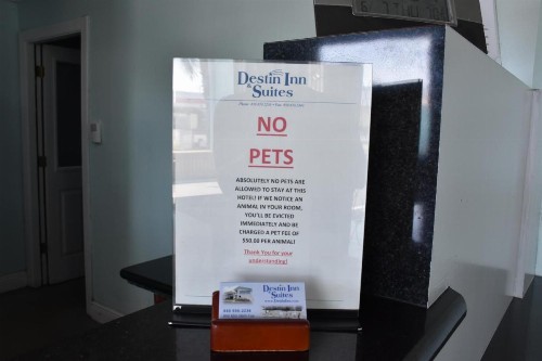 Destin Inn & Suites - image 16