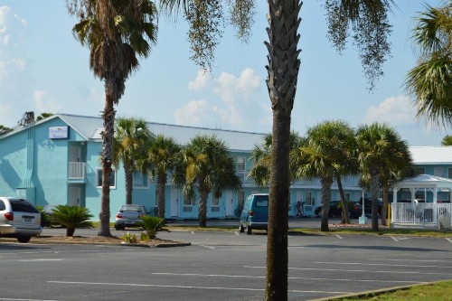 Destin Inn & Suites - image 22