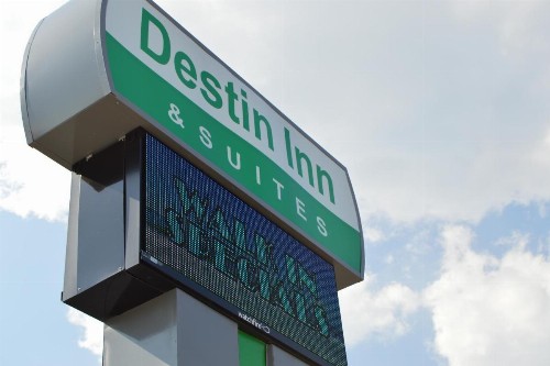 Destin Inn & Suites - image 25
