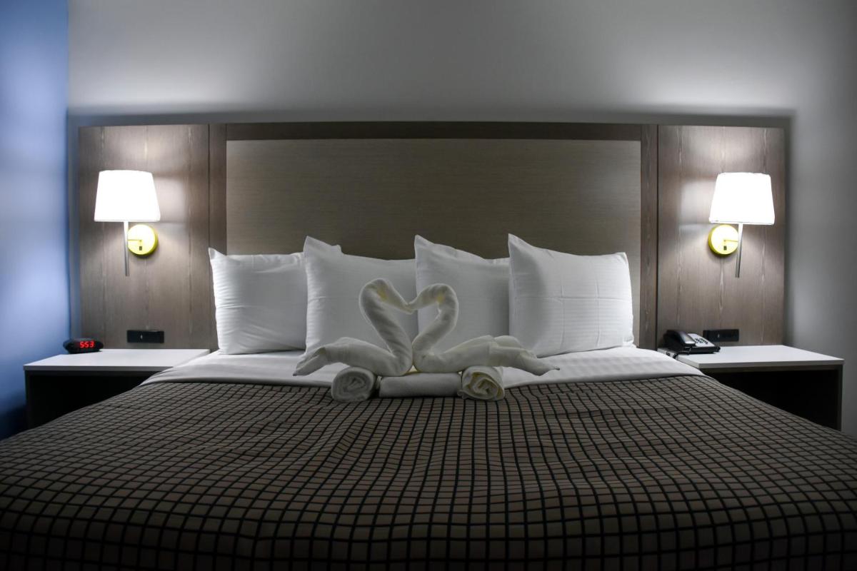 Destin Inn & Suites - image 7