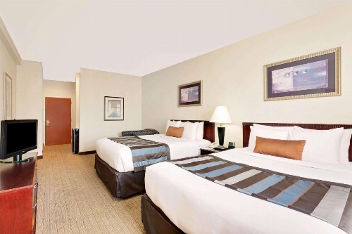 Wingate by Wyndham Destin - image 29