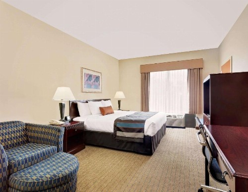 Wingate by Wyndham Destin - image 30