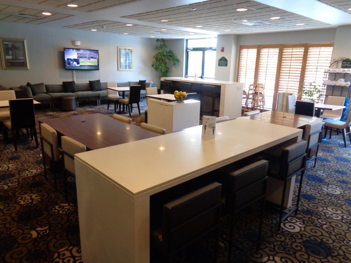 Wingate by Wyndham Destin - image 5