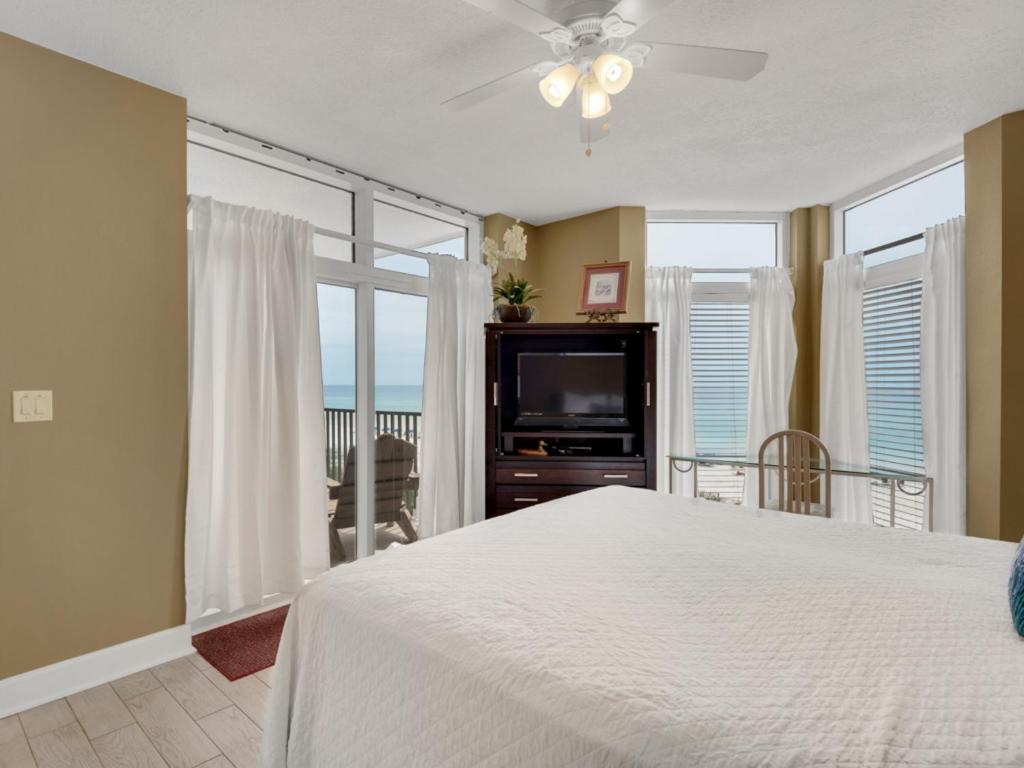 Jade East Condominiums - image 5