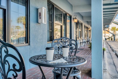 Beachside Inn - image 30