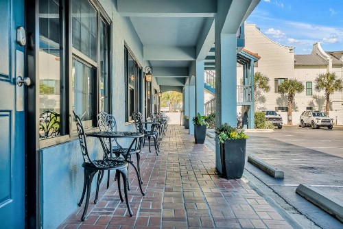 Beachside Inn - image 40