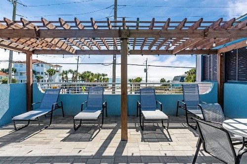 Beachside Inn - image 42