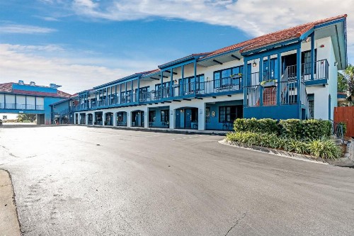 Beachside Inn - image 8