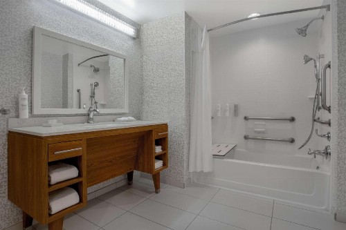 Home2 Suites by Hilton Destin - image 28