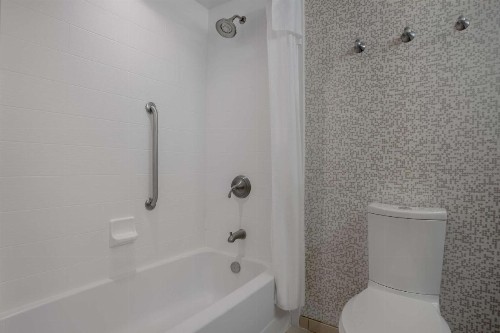 Home2 Suites by Hilton Destin - image 40