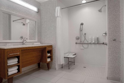 Home2 Suites by Hilton Destin - image 45
